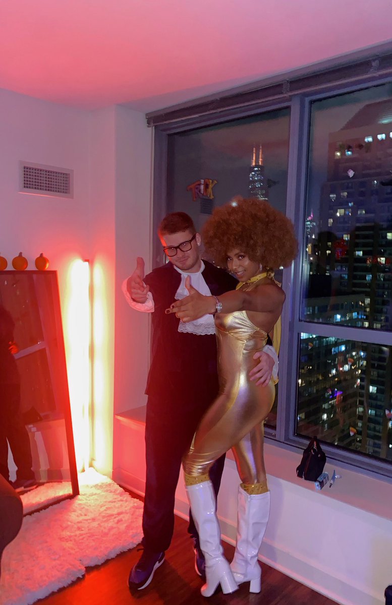 kdaniel832's tweet photo. you have the right to remain sexy, sugar😸 https://t.co/olvhbYPlIe