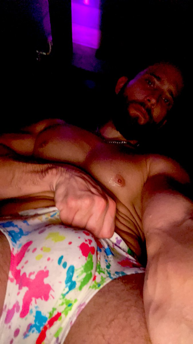 samski81181959's tweet photo. It’s getting so HOTT in this #Sauna 🥵 🔥 https://t.co/cSHINoxlfx 

#Fit #HotGuy #SaunaTime #HottAF #HotBoy #Muscles #ThiccBoy #Beard #LongHair https://t.co/3EXhhj1GQM