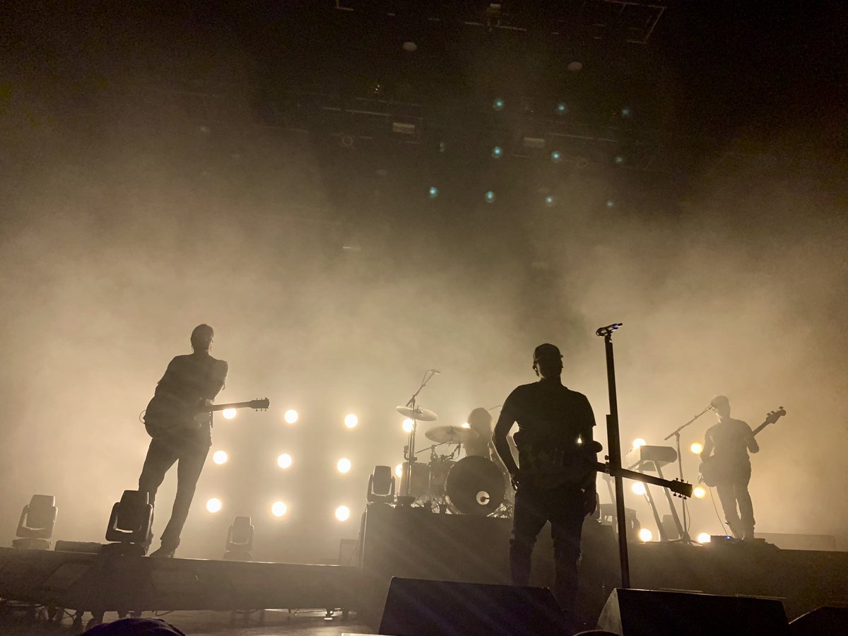 shellldav's tweet image. More pics I took from the Angels and Airwaves show in Orlando. It was a magical night being up front and singing my ❤️ out!💫 needed this in my life 🙌🏻@AVABandOfficial @tomdelonge #angelsandairwaves #tomdelonge