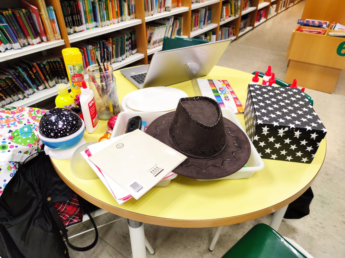 naomihasson1's tweet photo. Thanks @TBloomingdesk  and @jse0662 for joining us in storytelling  y cuentacuentos. Gracias por acogernos en el biblioteca de Villamonte, Algorta. 
#dandovidaalamuerte 
@GetxoZurekin 
@doble_sonrisa
@getxokultura https://t.co/HMhnyXUIi1
