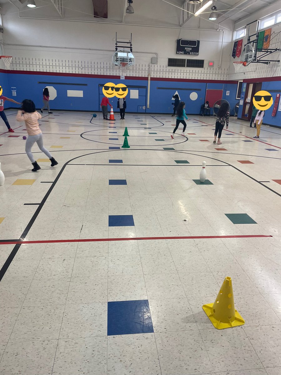 Talked about creating “just right” challenges for the start of our overhand throwing unit today. We had our students chose different objects to throw and targets to throw at to change the difficulty. Excited to implement #meaningfulPE into our PE program.