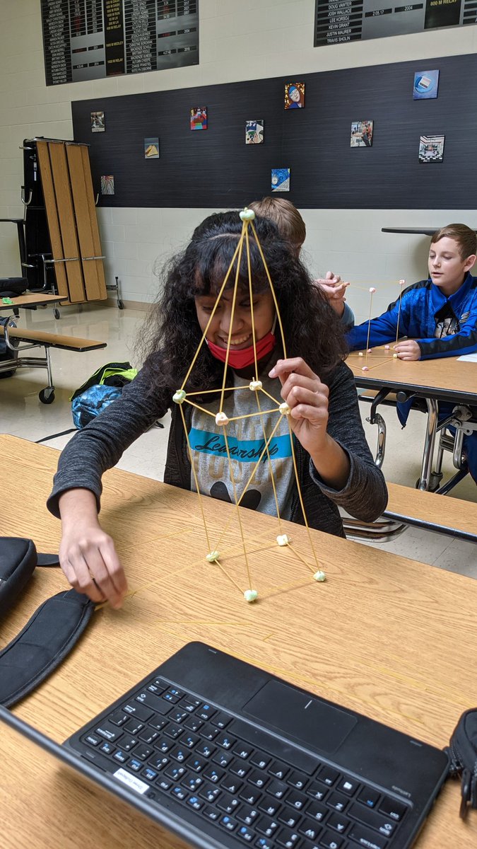 MsMainelli's tweet photo. Today's Computer Science Club: Engineering! Who can make the tallest tower using spaghetti and marshmallows?? @mps_russell https://t.co/wvFEAxrsyg