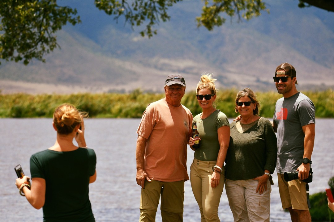 pamojasafaris's tweet photo. Taking a family shot in front of the hippo pool on the bottom of Ngorongoro Crater. This is where we usually do our picnic lunch stop, as it's a great place to spot not only hippos, but elephants too. 🐘🦛
#pamojasafaris #tanzania #visitt... https://t.co/U2w0t2IDVO https://t.co/BtLfOXDOzD