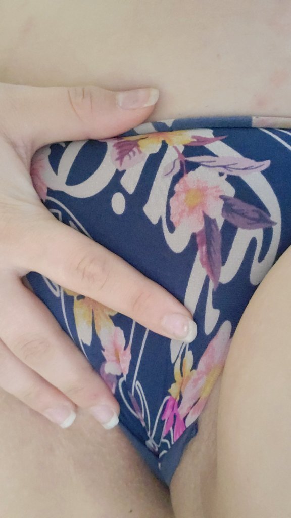 Ddlg011's tweet photo. Sexy Victoria Secret Thongs for Sale! DM me!
β’$20 Each
β’Sexy pic(s) included π
#buyusedunderwear #pantyseller
#cashcow #pantysniffer #pinkVS https://t.co/F0dsbiuhW1