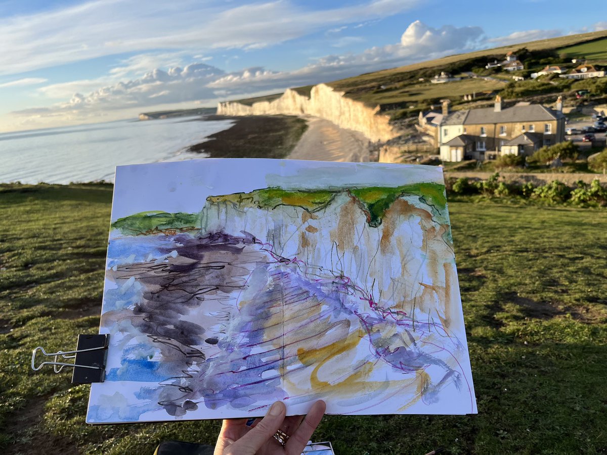 Kilifiqs's tweet photo. Wonderful day at Birling Gap sketching Seven Sisters in glorious sunshine #urbansketchers #sketchbook https://t.co/algkYM0gRL