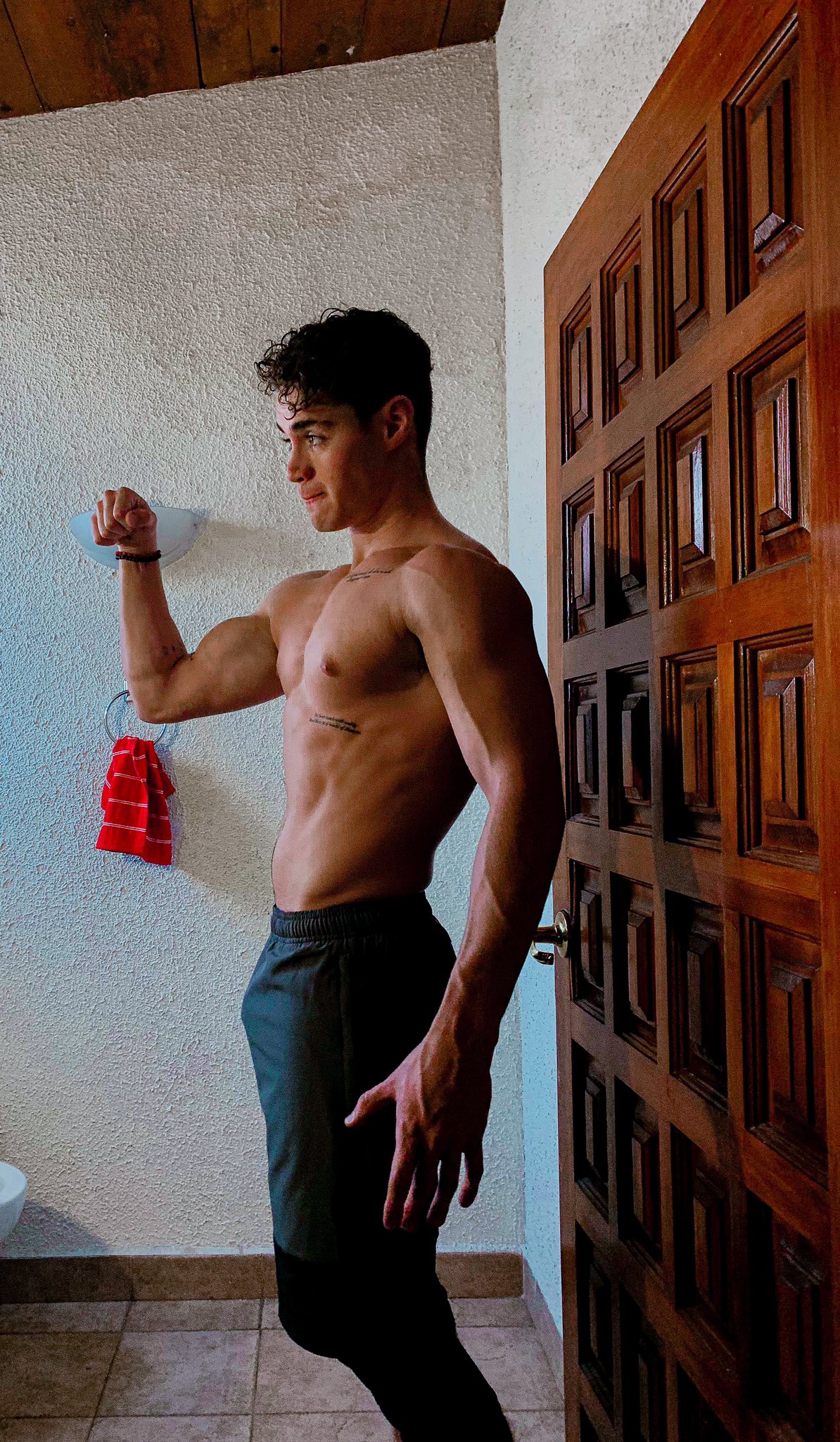 Eduardo Barquin on X: Que deliciosa obsesión todo aquello que no podemos  tener. 👅 t.coNTH7bSIWEv  X