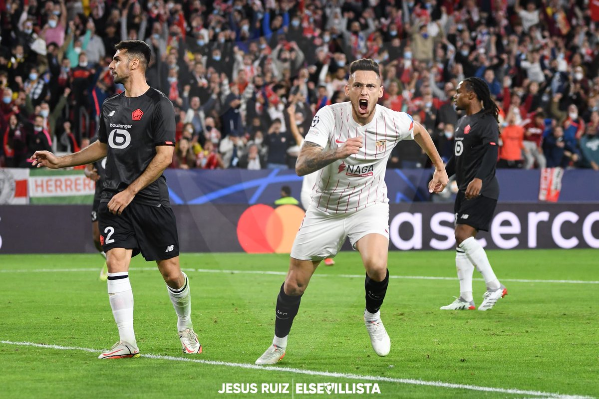 elsevillistaes's tweet photo. ⏱46'|  #SevillaFC 1-1 @LOSC_ES

💬 #4fotos de parte de nuestro @jesusruizfoto y lo hace cogiendo la celebración de un gol argentino del #SevillaFC en #UCL tras cuatro años (Guido Pizarro en la mágica noche de Old Trafford)

#UCL #SFCDirecto #TDSDeporte https://t.co/xhS2ebX54b