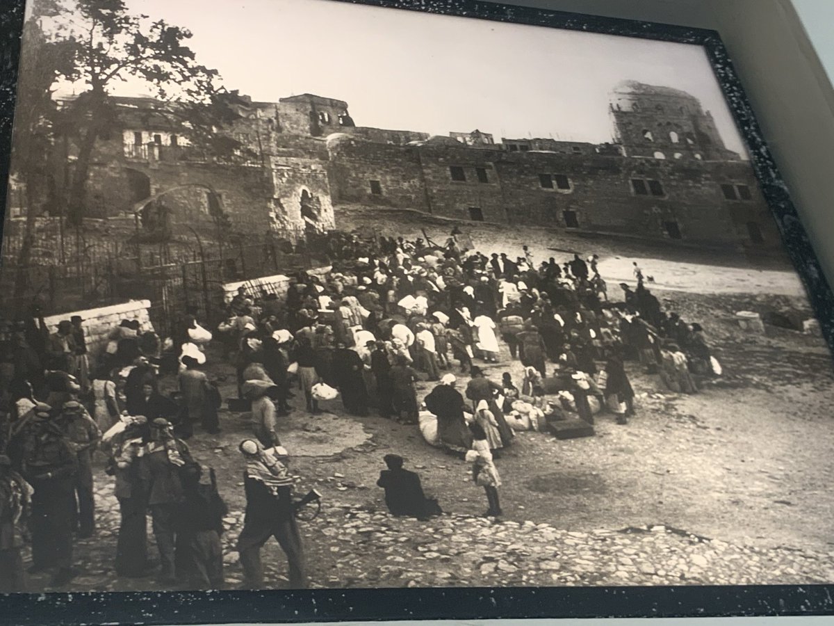 Malcohen_X's tweet photo. #SadSadIsrael When you write with moral outrage from a contemptuous Westerner, that the Jews « Judaize »Jerusalem, you will keep in mind this photos : The Jews have returned to where they were ALL driven out in 1948 by the Jordanians. @nytimes @PatrickKingsley #backToJerusalem https://t.co/Bg5NswifxE