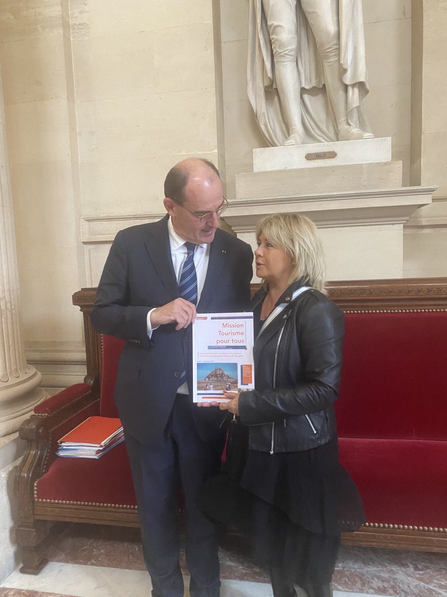 f_personne's tweet photo. Remise officielle de mon rapport Tourisme Pour Tous ⁦@JeanCASTEX⁩ ⁦@EmmanuelMacron⁩ espérant apporter une pierre a l’édifice du plan tourisme ⁦@SergeDanilo⁩ ⁦⁦@lepetitcourrier⁩ ⁦@LesEchos⁩ ⁦@LCI⁩ ⁦@BFMTV⁩ https://t.co/JHUZkuyfoY