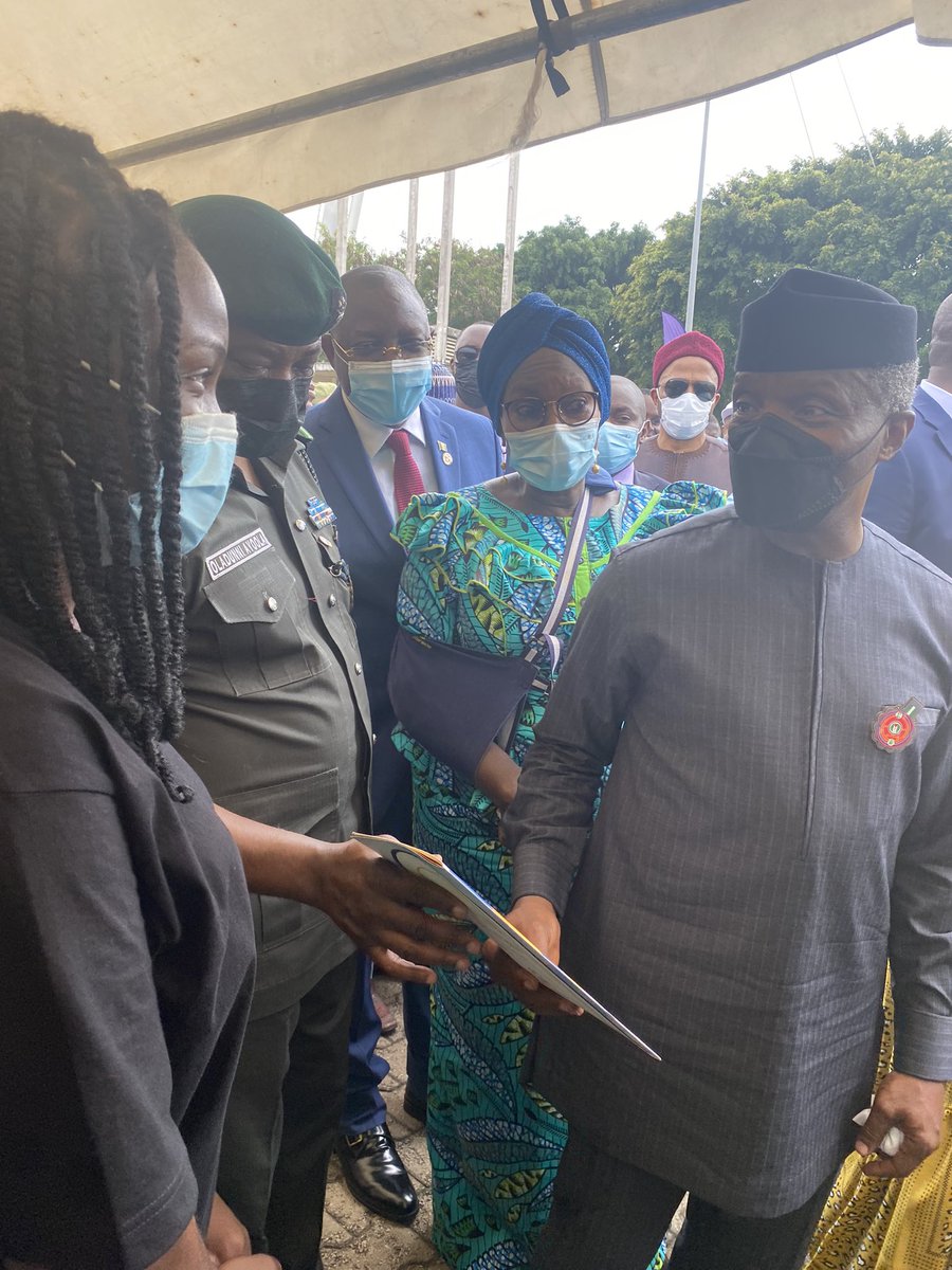 Retyredglam's tweet photo. That moment the Vice President of Nigeria, Minister of Youth and Sports, Minister for Women Affairs,  Minister for Information and culture and many other dignitaries came to our stand. They were all really impressed by our work💚 #catecoin #DubaiExpo2020 #BringBackMarcos #FII5 https://t.co/P8QcXlbfdS