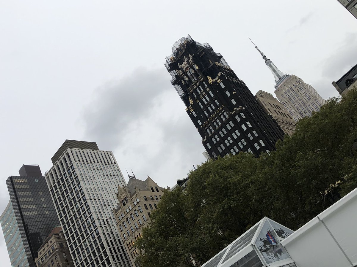 Walking down #nyc and I feel like I've minted these buildings before. 🤔 <a href="/Blockcities/">BlockCities 🏙</a> <a href="/metapreston/"></a>