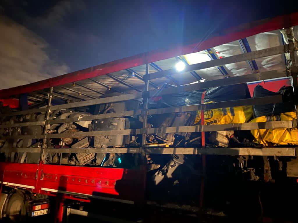 Next the paper work, here is a trailer racked packed and stacked  with original used quality Mercedes Parts . Working almost round the clocks with staggered shifts 7 days a week . #usedmercedesparts #truckparts  #atego #sprinters  #actros #antos #vario #mercedesengines #exports