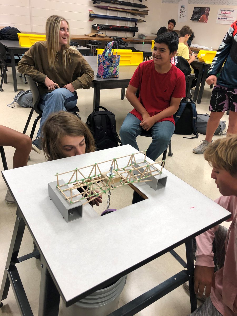 The most pounds held today goes to Jared, Saul, and Brandon. Nice design guys!

#MFISDCTE