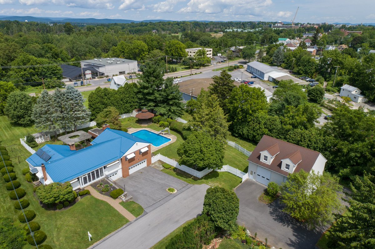 Daniel Chote tweet media