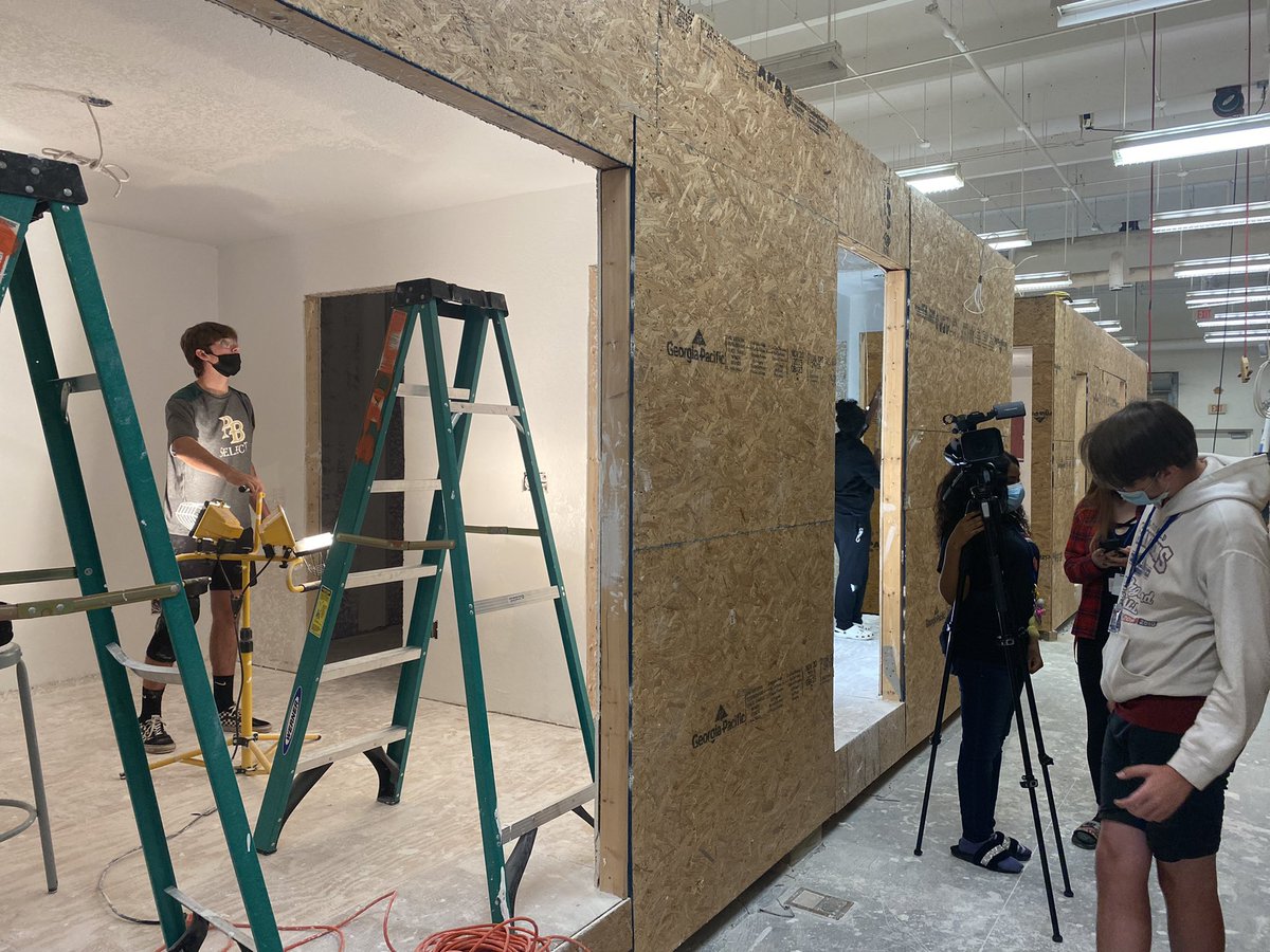 RidgeAcademies's tweet photo. We had some special guests this morning to check out #house9 and put some of their own sweat equity into it! Thank you for visiting Superintendent Burke and Jay Boggess. #ctepbc @SDPBCChoiceCTE @JeralineJohnson @jkh_74 @tarakobel @SRHSHawks https://t.co/blrzDpBt5J