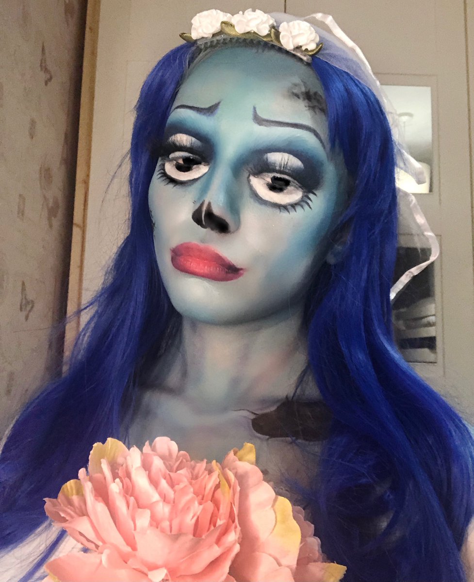 _zsmakeupp's tweet photo. CORPSE BRIDE👰‍♀️💙

@plouiseacademy bases as always 👰‍♀️💙 

#generationbeautybay #GENBB https://t.co/U4RfOrAU8R