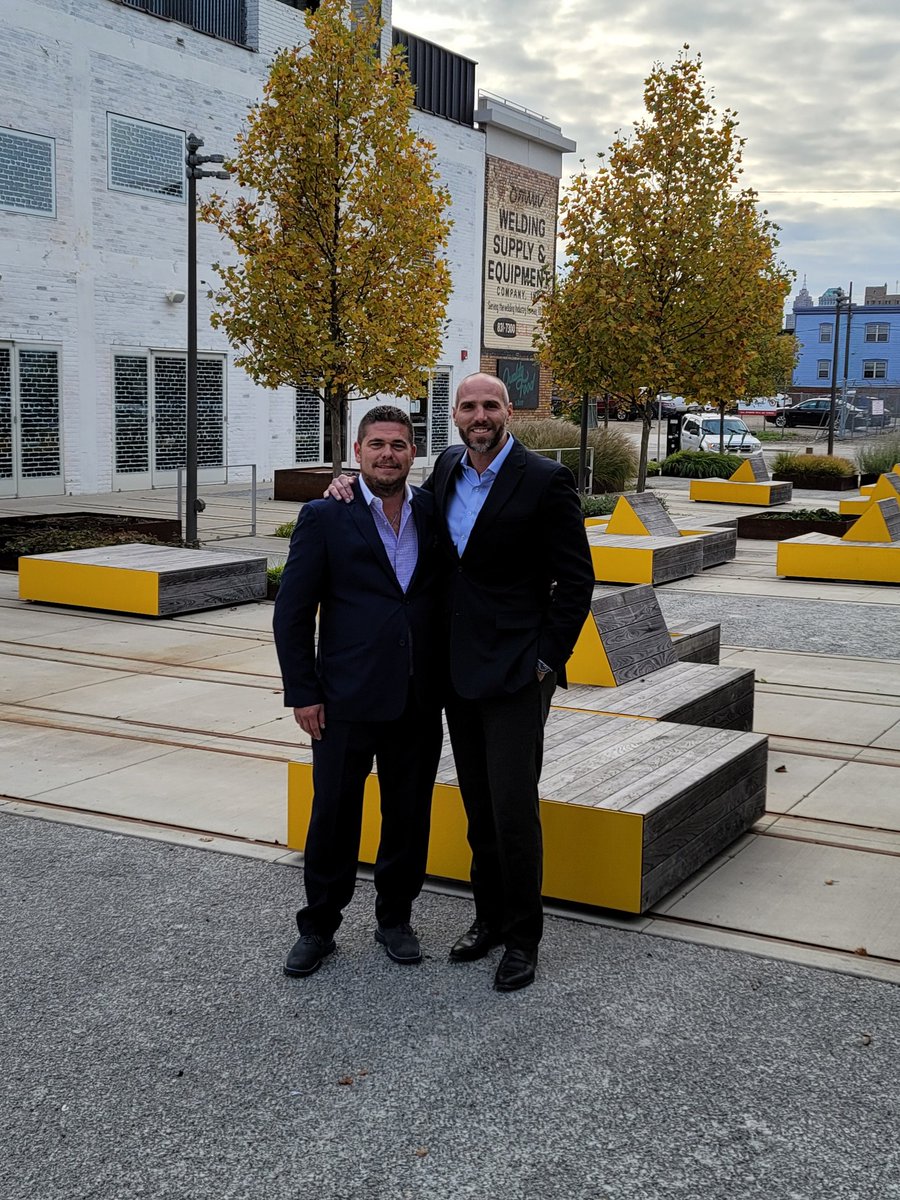 MGIA Supplier of the year @MichiganCAT44 and Member of the year <a href="/mrexecutive37/">William Moore</a> My good friend Tony Marulli. #teamexecutiveplymouth
#snowszn #executivepropertymaintenance
<a href="/chloeerusso/">Chloe Russo</a>
#Detroit