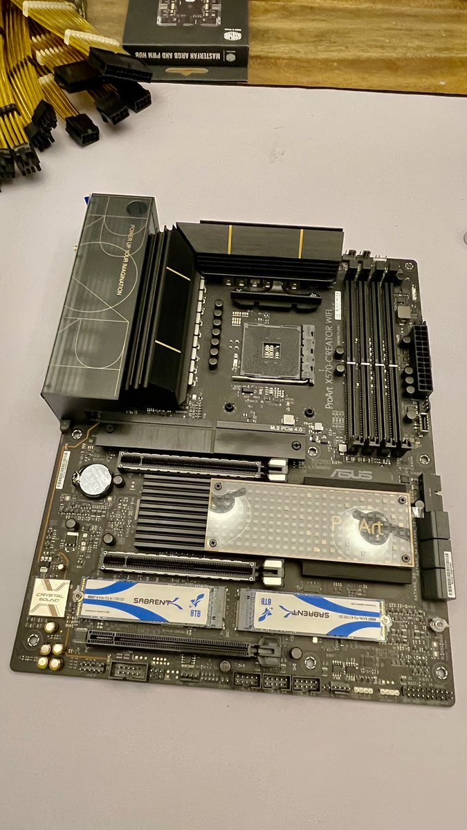 andie_the_lab's tweet image. Mmmm more @Sabrent 8TB love. SUPER easy to set up Raid0 in the @ASUSUSA ProArt BIOS #ASUS #powerupyourimagination