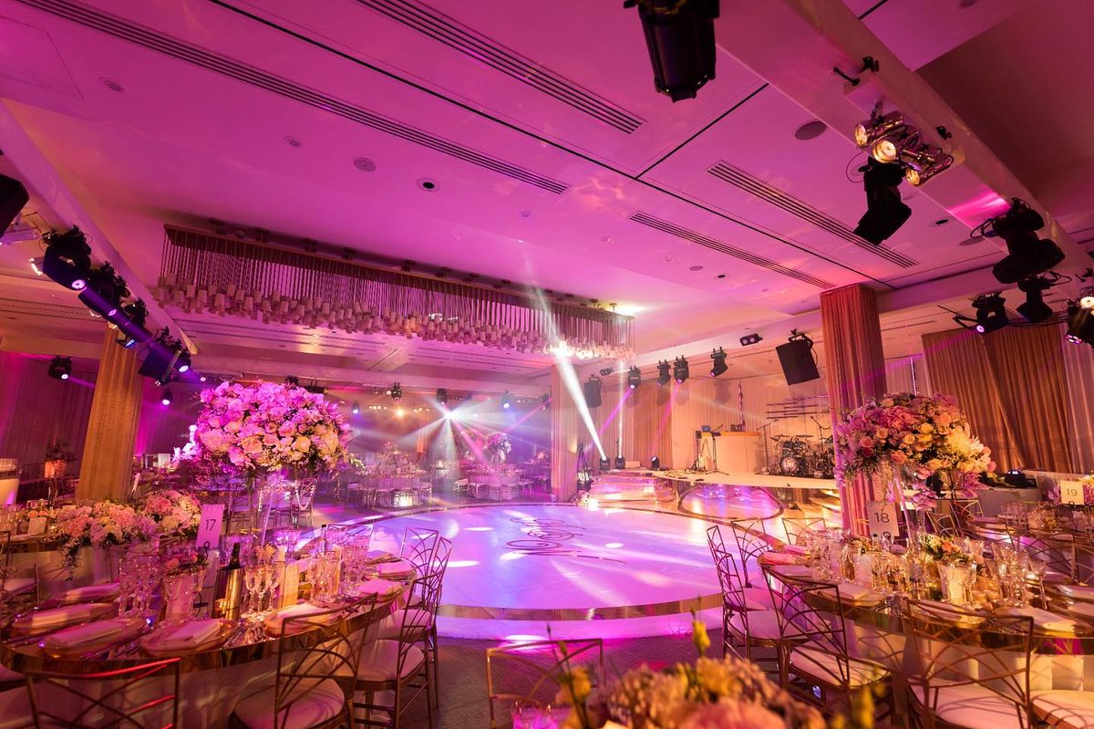 Pretty in pink🌸 
•
•
•
•
#wedding #events #weddingplanner #planning #eventmanager #eventmanagement #eventplanning #luxuryeventplanner #instamood #instadaily #weddings #nighttoremember