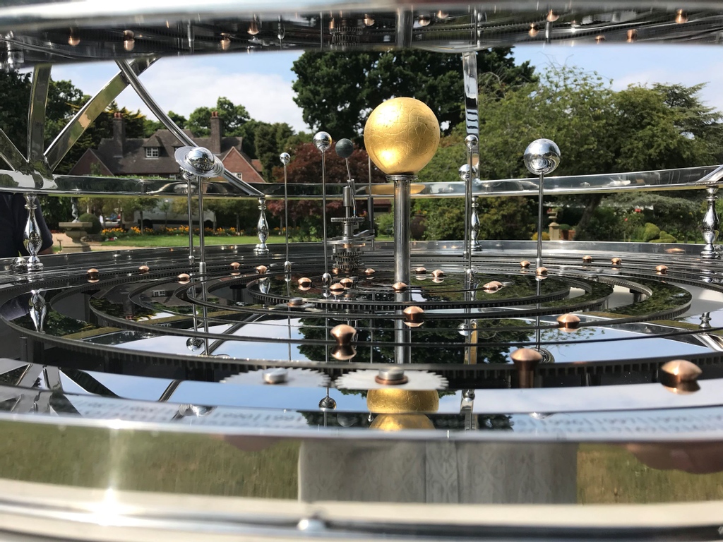 davidharber's tweet photo. This #Texturedtuesday we are looking closely at a bespoke sculpture that was installed in Fort Vale. The Orrery showcases a mini solar system that serves as an ode to our alluring and complex solar system.
#DavidHarber #sculpture #bespoke #commission
https://t.co/n4UoLIuFiA https://t.co/bLnzB5xNXR