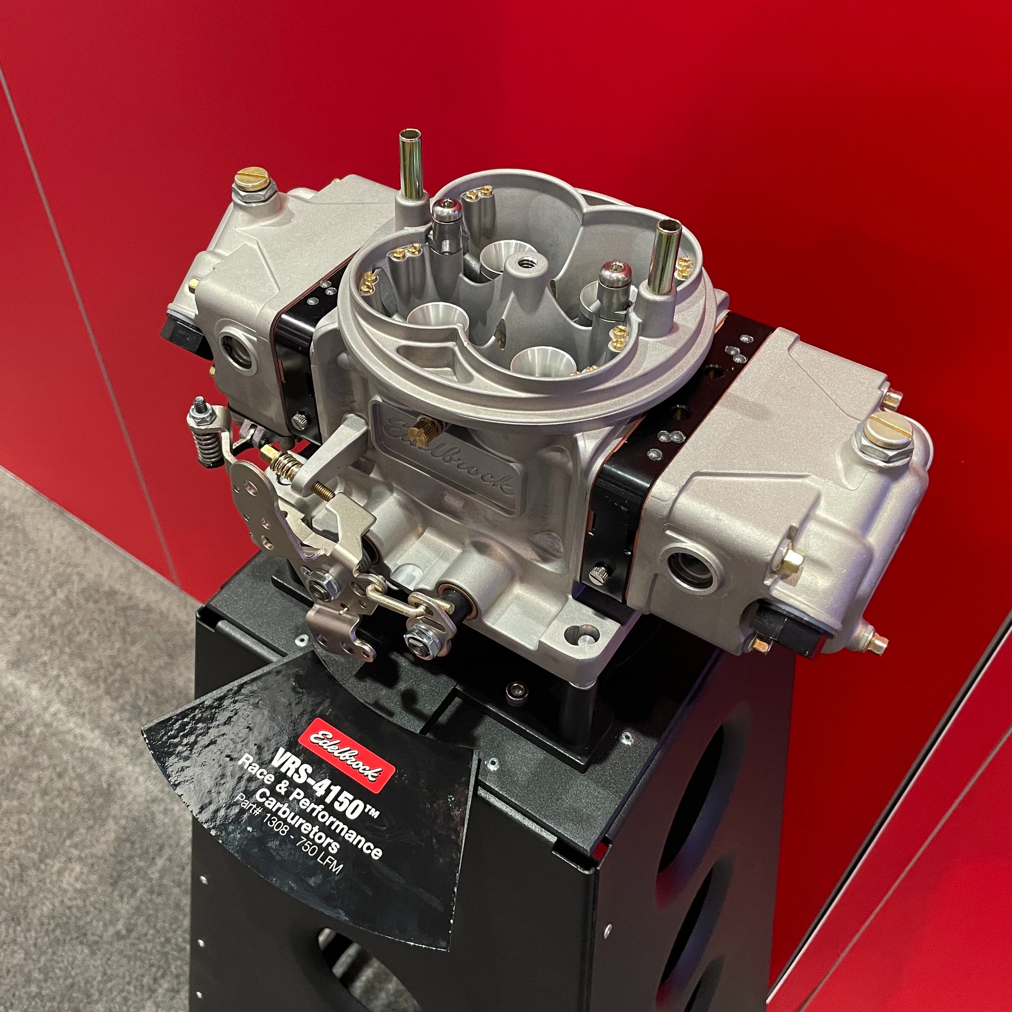 EDELBROCK on Twitter "Just announced at SEMA2021, the allnew Edelbrock VRS4150 Race