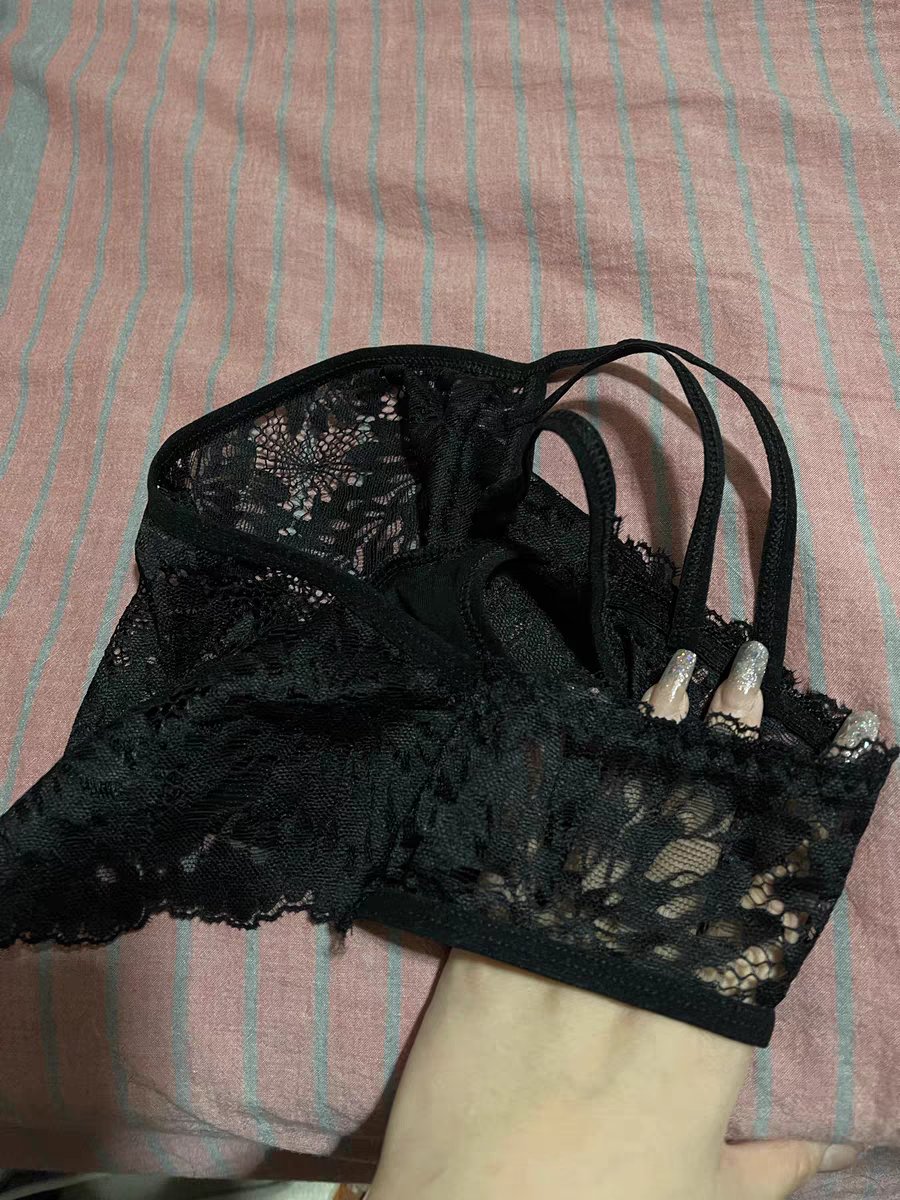 ddaa169169's tweet photo. 新到的蕾丝内衣 #母狗 #骚货 #调教 #淫荡 #性瘾 #文图 #骚逼 #聊骚 #高潮 #学生婊 #骚母狗 #淫娃 #颜射 #骚穴 #贱狗 #文爱 #意淫  #贱货 #反差婊 #文爱 https://t.co/dSLcn93yaV
