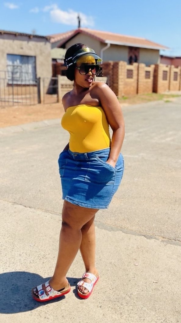 SunOfAfrica4's tweet image. Hey guys 
25 and very single 
No kids
Good cook and good character 
One man woman.
Try now and don't forget to follow