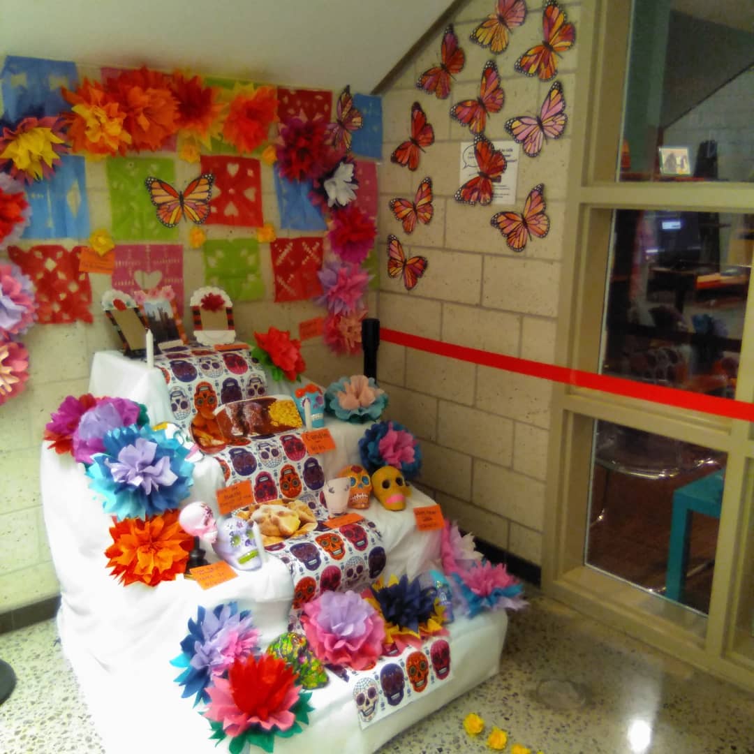 KarysMex's tweet photo. Día de Muertos...recordando y honrando.
@ParticipateLrng 
#unitingourworld https://t.co/9C7C9tiAeb