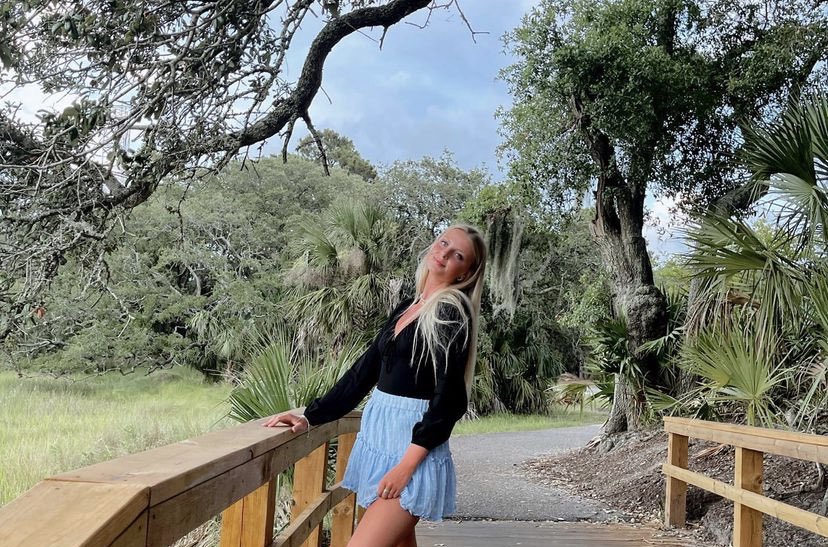 Here’s this weeks SPOTLIGHT TUTOR!
Introducing Madi: Madi’s a member of NHS, an officer in Knights for Veterans, and involved in the Senior Class. Next year Madi will study international business/marketing. Her favorite place is the beach and plans to go to a school on the coast!