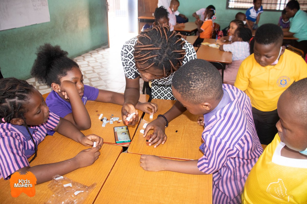 KidsMakers's tweet photo. The kids were taken through how to use Leggo Classic kits which have colorful plastic building blocks that can be joined together easily to make human-robot, dinosaur, and many more which helps in the development of their fine motor skills and strengthen their fingers. 

 #STEM https://t.co/XzHYzGWqfY
