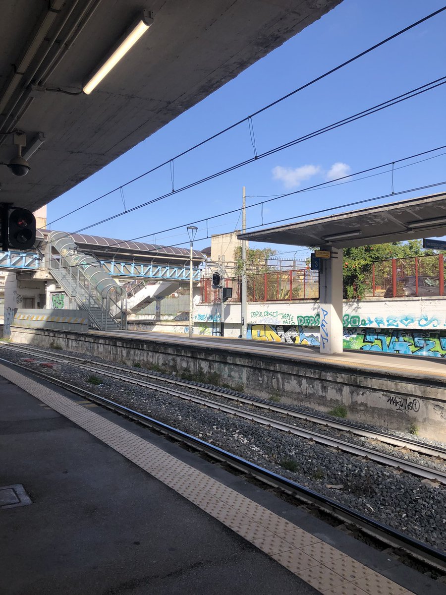 butxh_'s tweet photo. uni in presenza ci piace https://t.co/Yg42dSiu5f