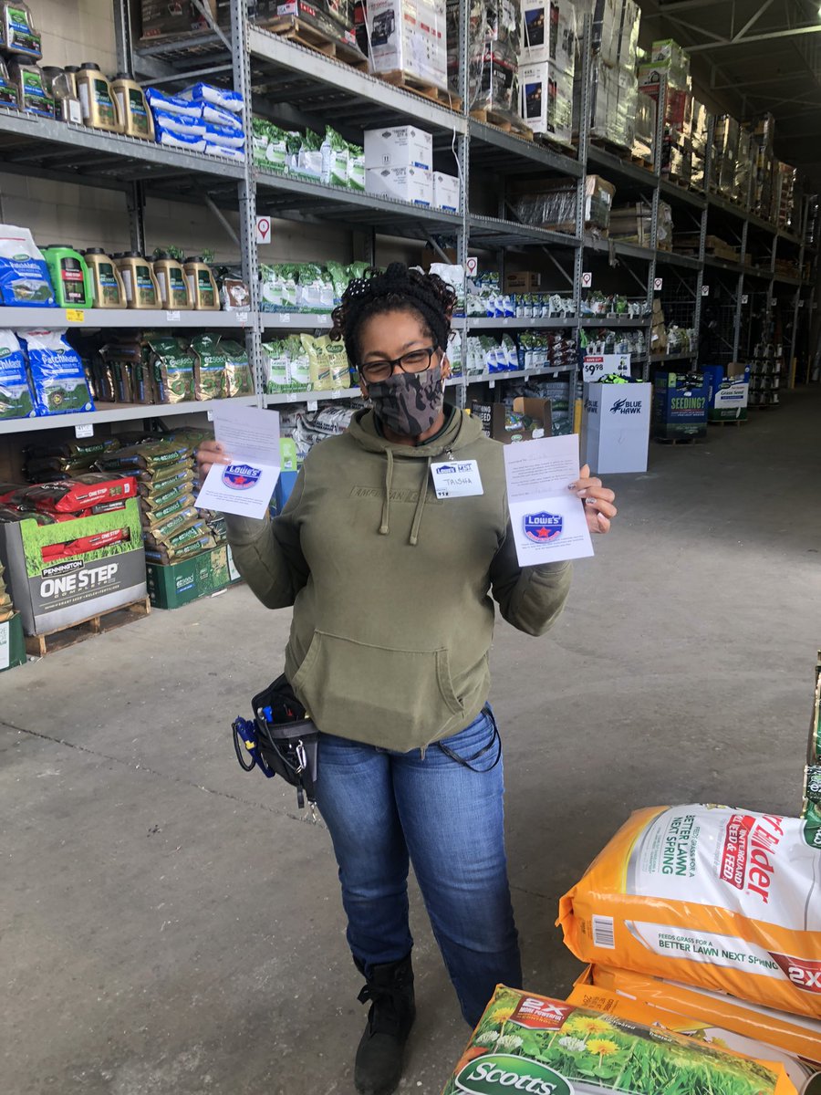 MatthewBeebeR21's tweet photo. Great Job Trish in store 44.  2 customer compliments for our green polo team member.
@ShawnMcpherson @KatieEngen @EButler848 https://t.co/9z7dUuxiHw