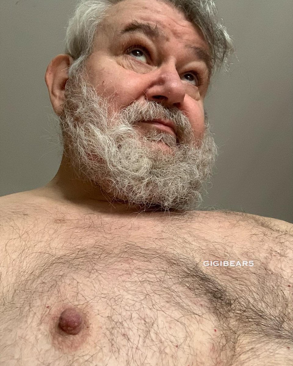 Gigibear5Gigi's tweet photo. Martedi tette-di’ - Tuesday moobs #bear #beard #daddybear #moobs #bearstyle #bearlife #bearpower #bearface #bearfun #bearlover #ageisjustanumber #goodvibes #bearbody #bodypositivity #lgbtq #bringhappiness https://t.co/nQjDjdmWhe