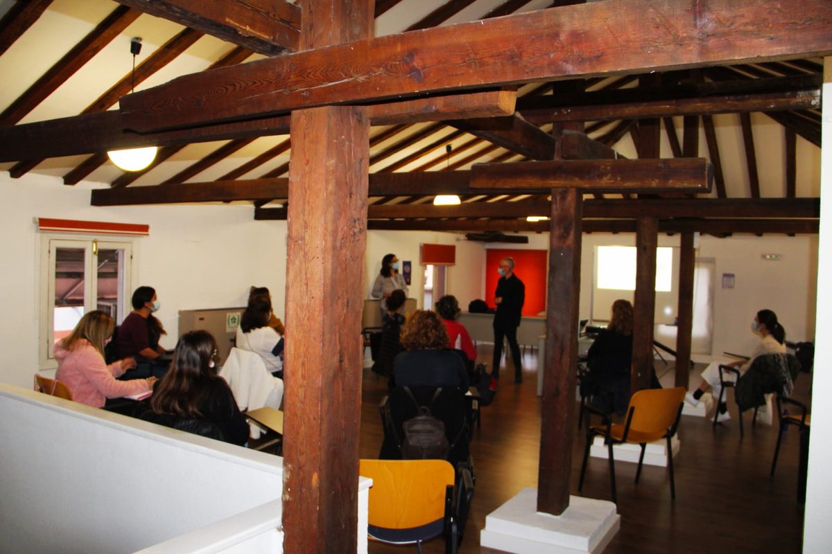 Arganda_Ayto's tweet photo. Esta tarde ha comenzado un curso gratuito de Educación Sexual para Familias, que se va a desarrollar todos los martes de noviembre. Los participantes trabajarán distintos temas con otras familias compartiendo reflexiones, dificultades y soluciones #Arganda
https://t.co/sQqs3h1k9a https://t.co/60xAG0guJD