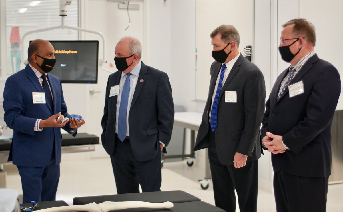 smithnephew's tweet photo. Our Pittsburgh R&D facility is officially open!
It was a privilege hosting our esteemed guests @USRepMikeDoyle, Secretary Dennis Davin @PADCEDnews, @ACE_Fitzgerald, and @LifeSciencesPA to #RoboticsRow to learn about our robotics technology.
Visit: https://t.co/Y7O7WQXxDD https://t.co/9ZUn0ZdVx9