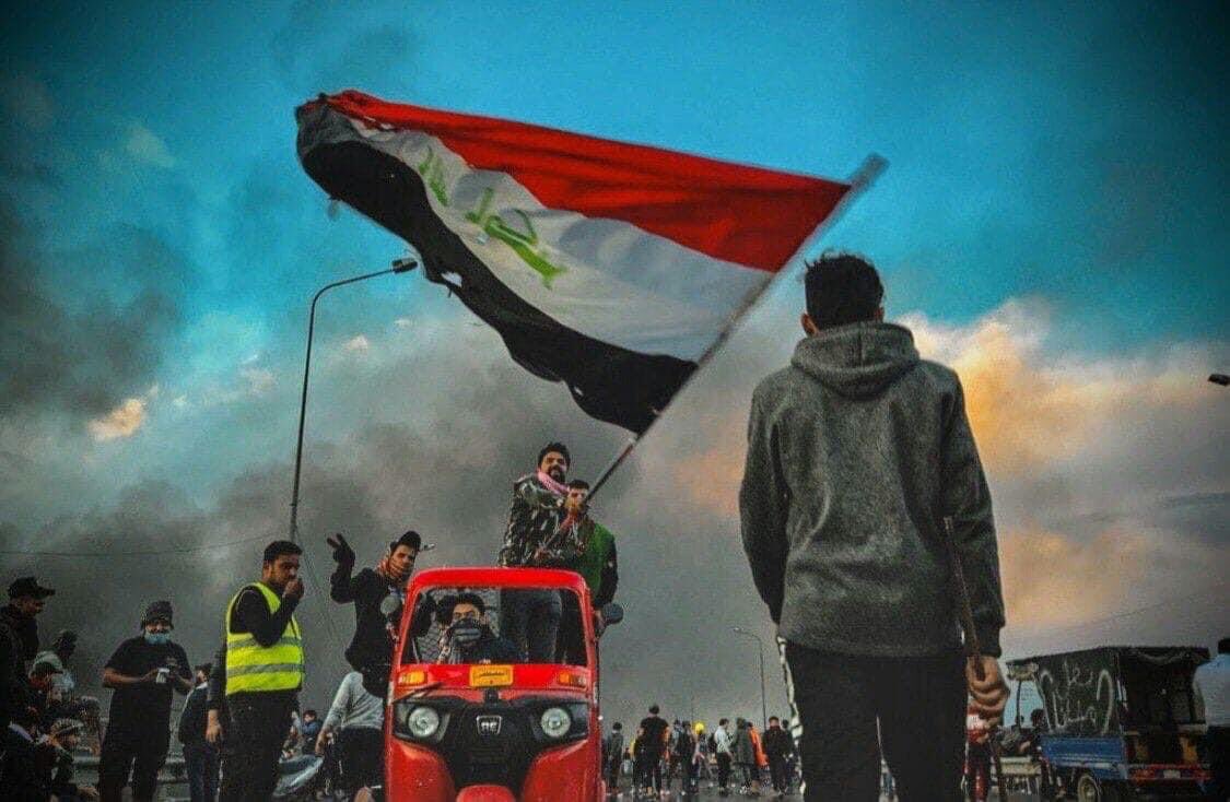 86ali_mareim's tweet photo. ويتساءلون: كيف ينتصر الدم على السيف؟ فالدم عنوان الهزيمة والسيف هو القهر والتسلط، الدم يراق والسيف هو السبب، فهل ينتصر الضحية على الجلاد نعم سينتصر 
تشرين فكر للاحرار https://t.co/heRNfEdcIu