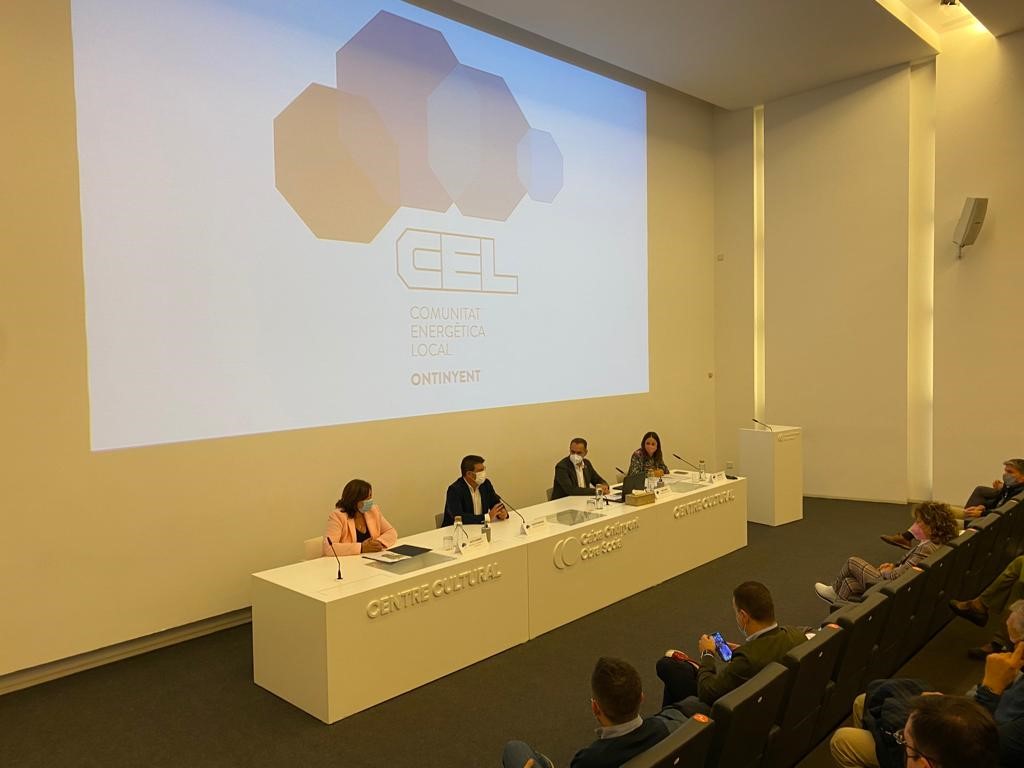 Gràcies a tots els que ens vau acompanyar en la Presentació de la CEL d'Ontinyent.
Tot l'equip de la CEL ens posem a la vostra disposició i vos animem a tots a preguntar-nos:

📩 info@celontinyent.com
🔍 celontinyent.com

#projectedeciutat #celontinyent #ontinyentmesverd