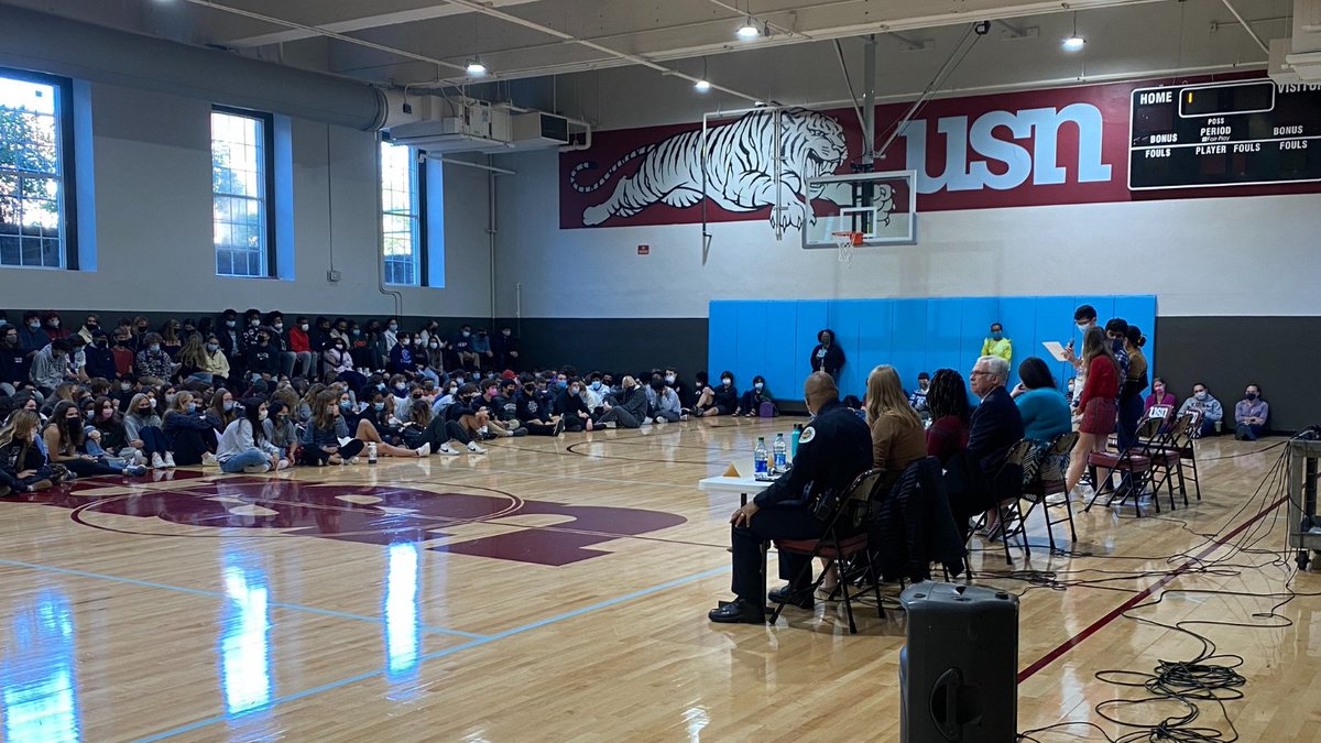 We were fortunate to have such an inspiring group for our HS Community Action Day panel including representatives from Edgehill Neighborhood Partnership, <a href="/UrbanHousing615/">Urban Housing Solutions</a>, <a href="/NashBailFund/">Nashville Community Bail Fund</a>, <a href="/the_compact/">Cumberland River Compact</a>, &amp; <a href="/MNPDNashville/">Metro Nashville PD</a>.