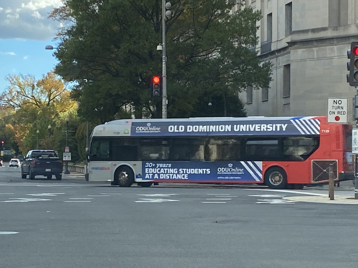 orechie's tweet photo. Walking around #NationalMall in #DC seeing this #BusAd of @ODU 👍 https://t.co/XloqSusou5