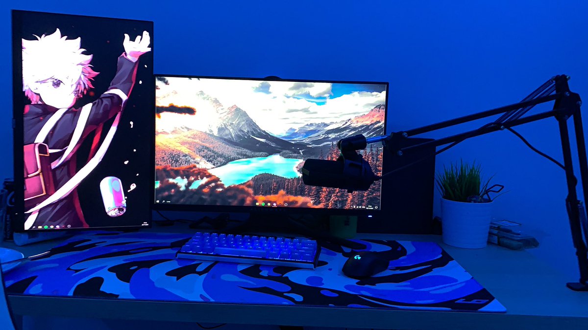 frblizzyy's tweet photo. Got The @loughtv x @GutzyAiden mousepad a day before my bday:) https://t.co/WsWtbi267J