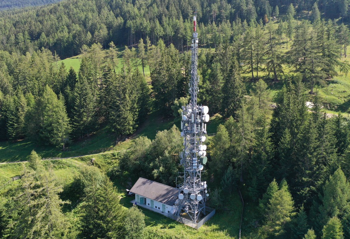 RAS_BZ's tweet photo. Im Vinschgau, im Ultental, auf der Paganella, am Fennberg, in Laurein und Proveis sind die Sendeanlagen der RAS auf die Fernsehkanäle 21, 34 und 42 umgestellt worden. Bitte in diesem Gebiet einen Sendersuchlauf starten!
#paganella #vinschgau #ultental #hd #mpeg4 #dvbt #broadcast https://t.co/KYN1Uv5FJs