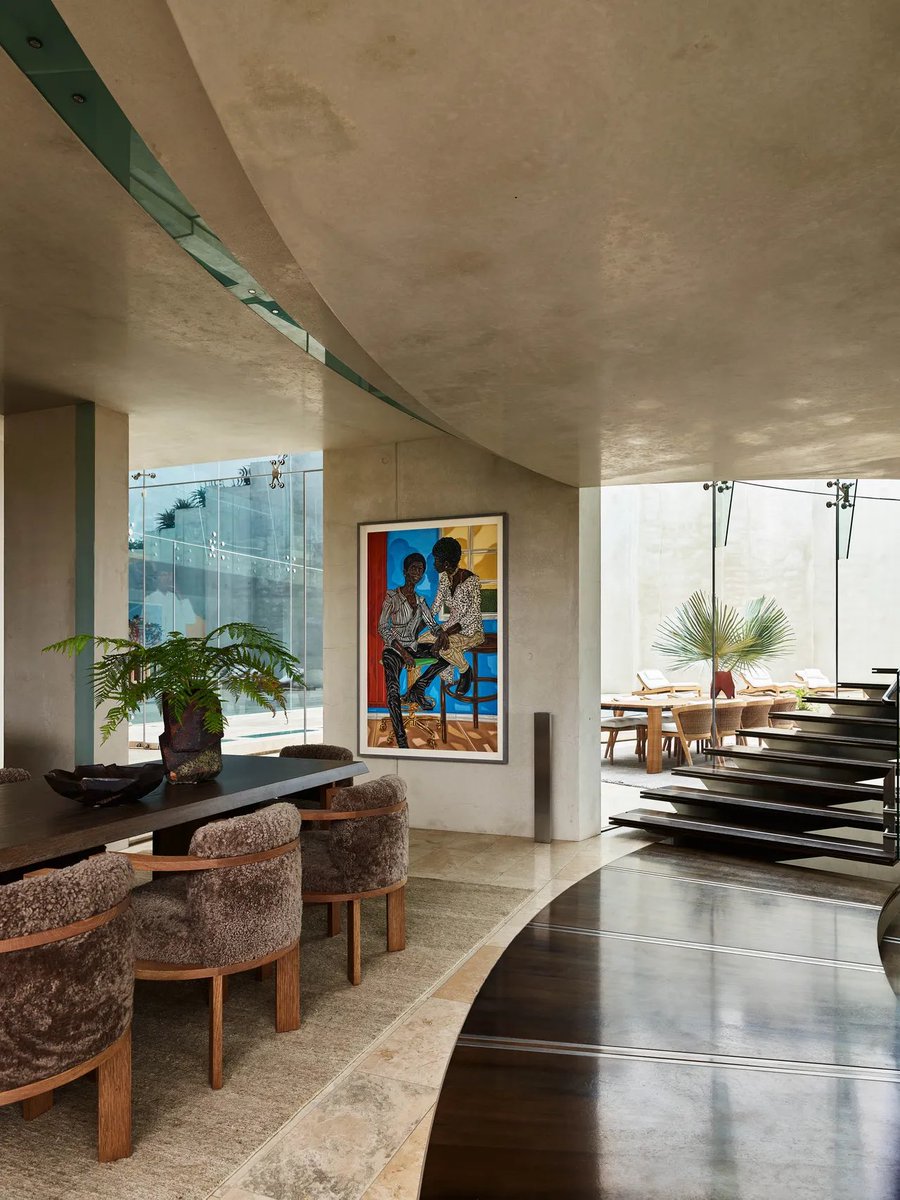 NATALIALABEL's tweet photo. Thoroughly obsessed with Alicia Keys &amp; Swizz Beatz’s modernist home. The art &amp; those views are sublime. https://t.co/Hp0f0W77gJ