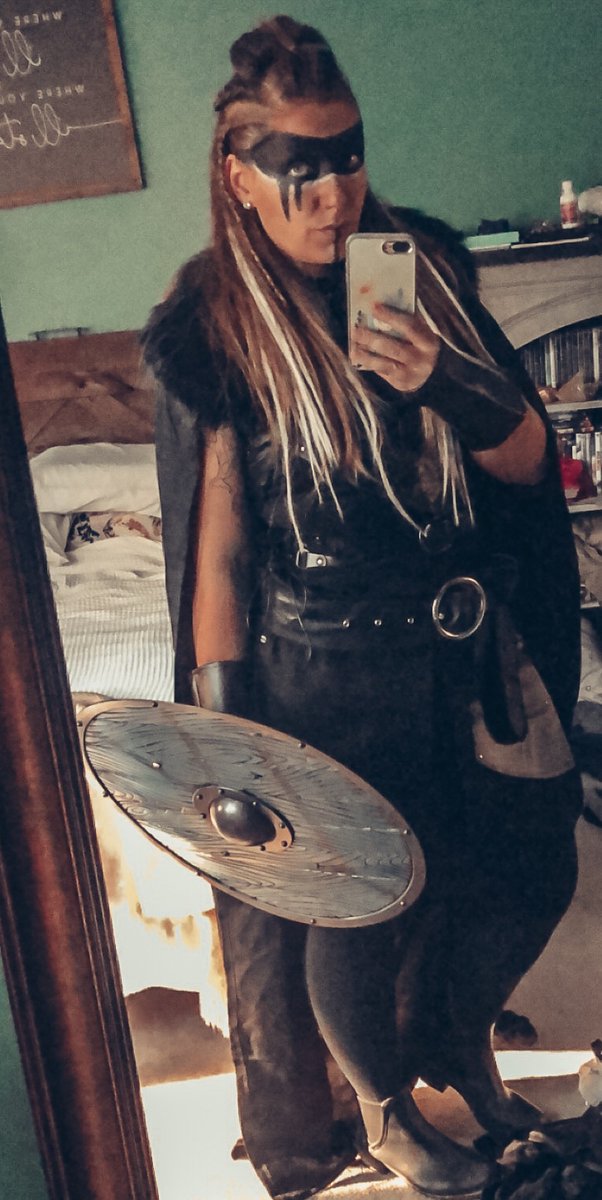 Jennah_kate's tweet photo. Halloween is my favorite holiday. https://t.co/nPY8dHtGba