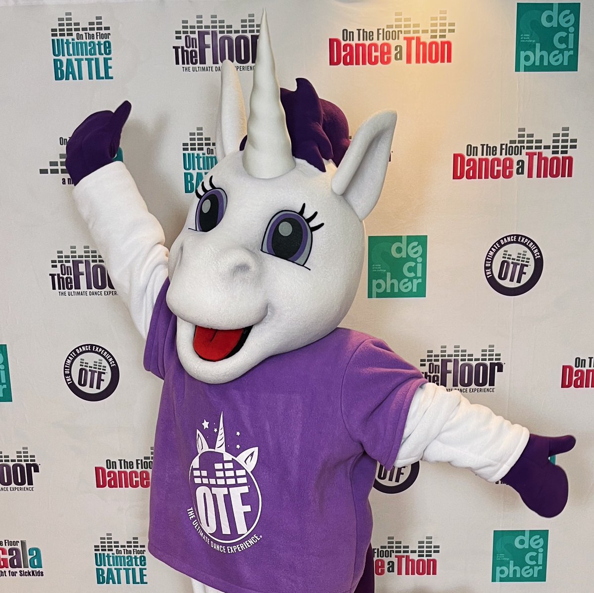 otfdance's tweet photo. Hugs and love from #otfviolet! ๐๐ฆ #otfdance https://t.co/37V9t5a0xl