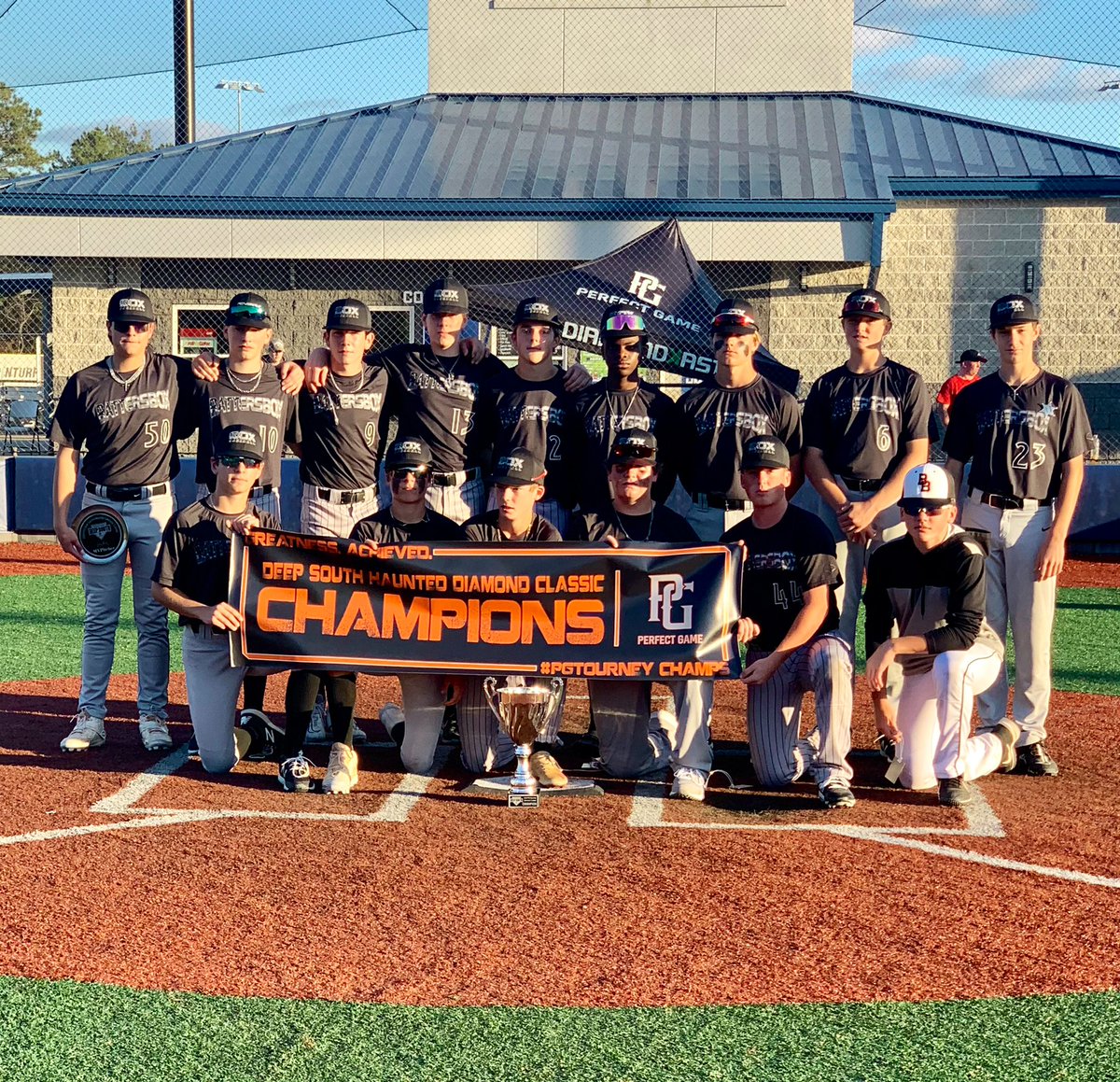 BattersBox's tweet photo. Huge congrats to Batters Box 15U Platinum on going 5-0 and winning the Perfect Game Deep South Haunted Diamond Championship this weekend at the Hoover Met Complex in Alabama! #reptheBox #champs #BoxBoys 🥇🏆 @PG_Tourney @PG_Tennessee https://t.co/BfcF4FxVGC