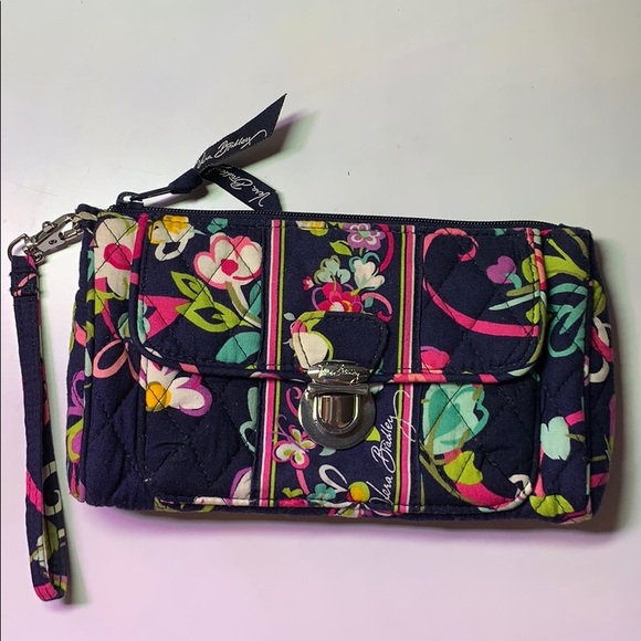 dnoern's tweet image. So good I had to share! Check out all the items I'm loving on @Poshmarkapp #poshmark #fashion #style #shopmycloset #tommyhilfiger #tulle #verabradley: posh.mk/EvJsx0EvRkb