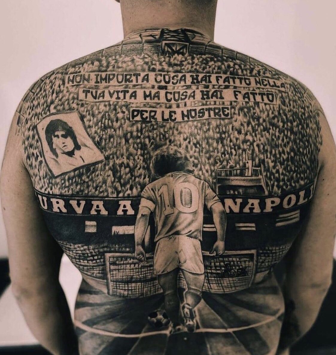 JimHolterhues's tweet image. Aardig plakplaatje.
#Maradona #Napoli #RIPDiego