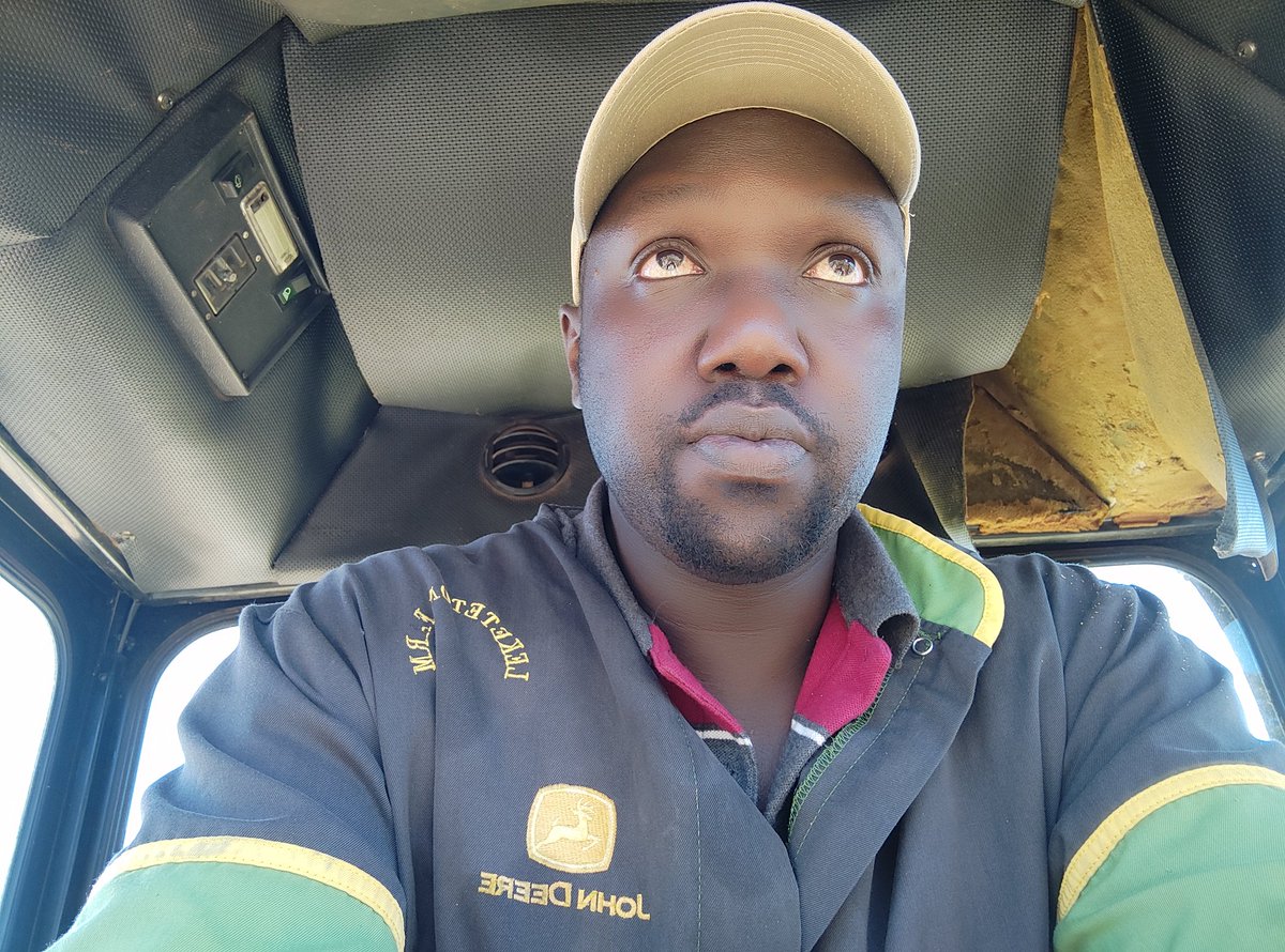 leketetonfarm's tweet photo. Just #fodder and I... #mattersfodder #itssilage #tulisheng'ombe. https://t.co/7xDj4eI7mi