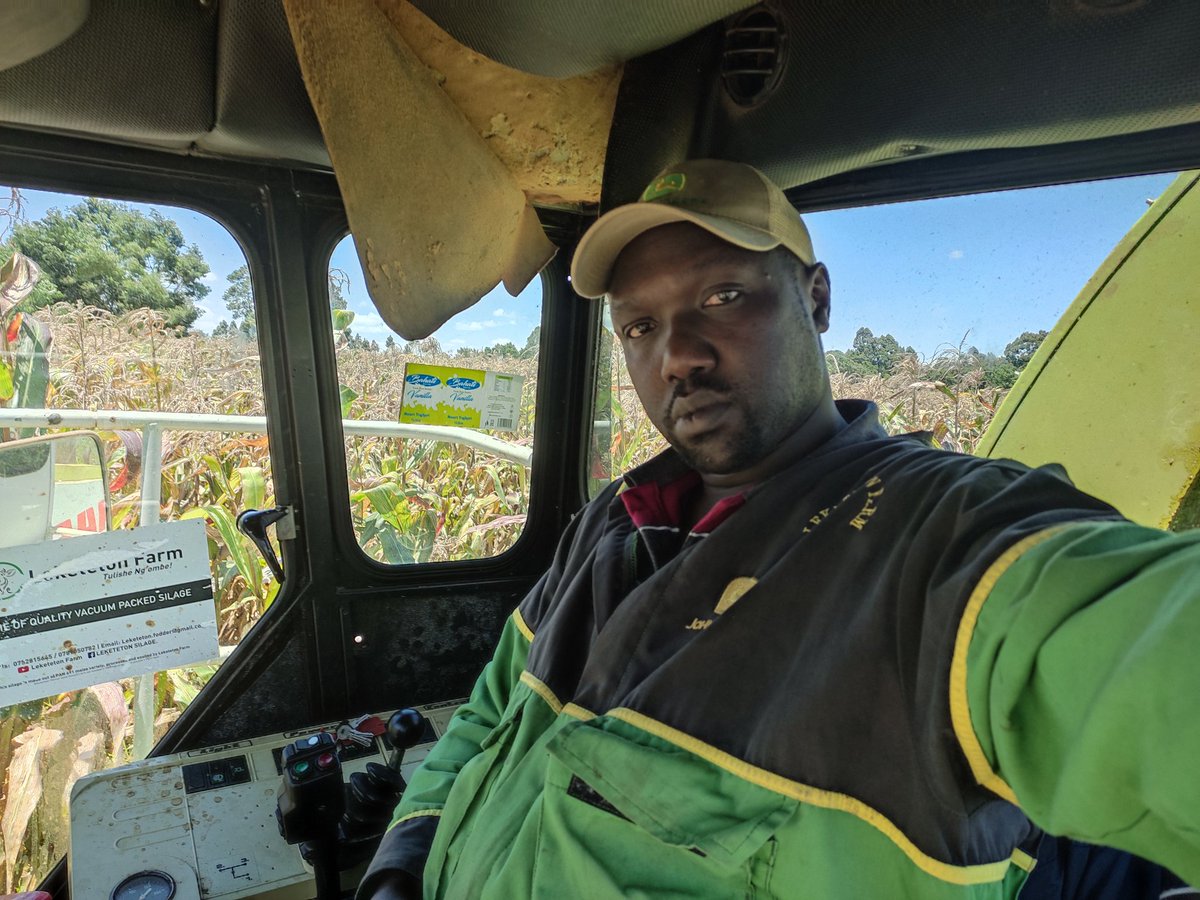 leketetonfarm's tweet photo. Just #fodder and I... #mattersfodder #itssilage #tulisheng'ombe. https://t.co/7xDj4eI7mi