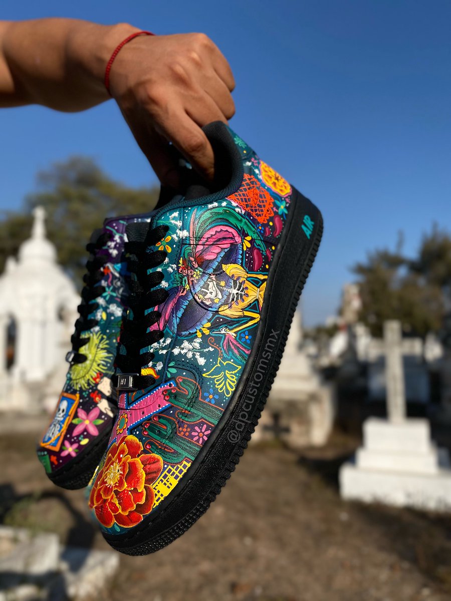 dpcustomsmx's tweet photo. Hay un último día para todas las cosas… 💀🖤

AF1 Día de muertos #DiaDeMuertos https://t.co/2UFC1aDizH